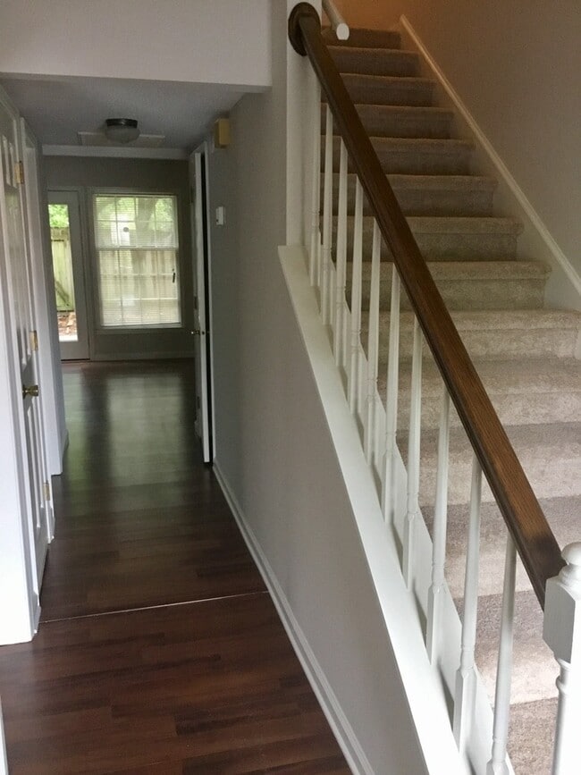 Photo - 815 Seabury Ct