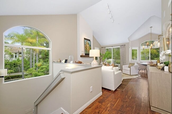 Photo - 718 Palisades Dr