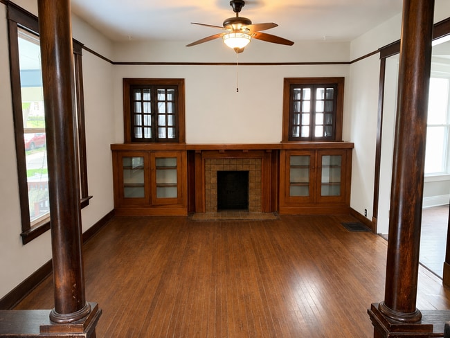 Living Room - 4132 Oak St