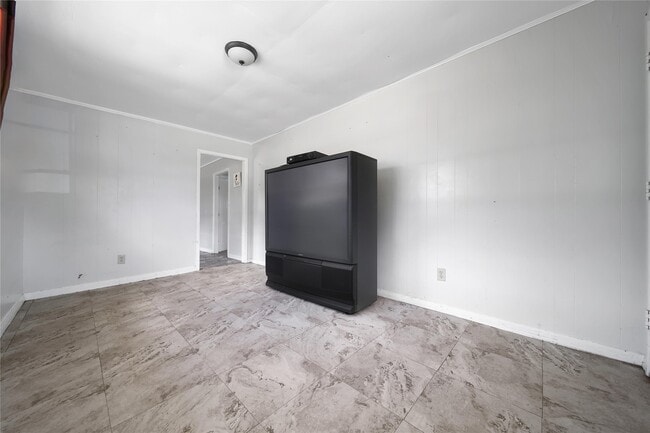 Photo - 2315 Kabee St