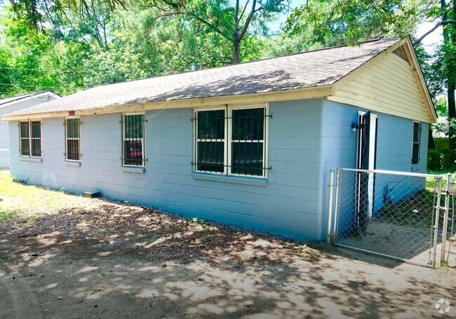 Building Photo - Charming Ranch Duplex in Central Charleston Rental