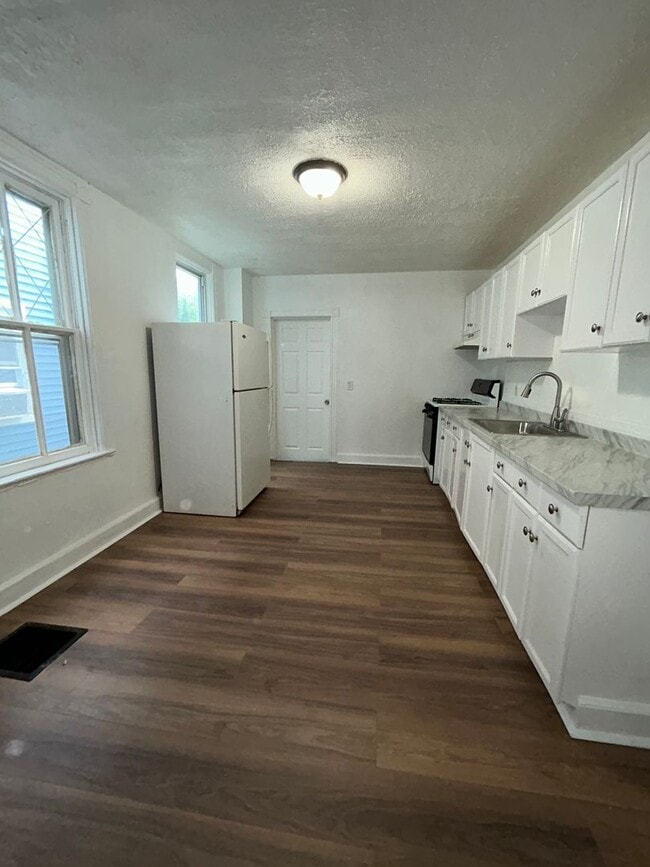 Photo - 367 Hewitt St