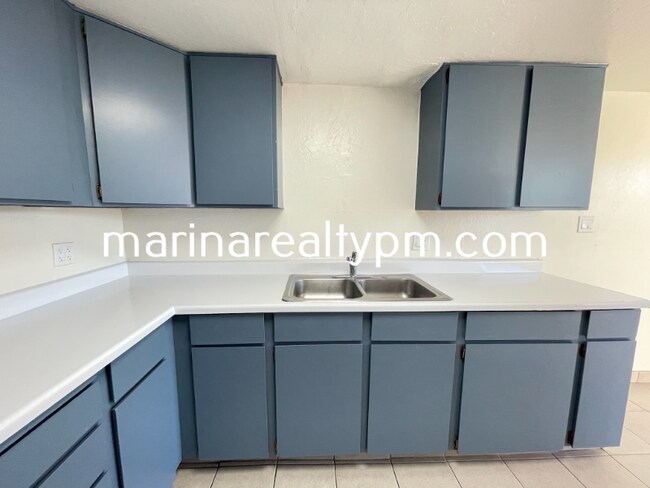 Photo - 240 Holly St Unit 11