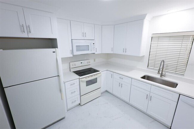 Photo - 701 Poinsettia Rd Unit 138