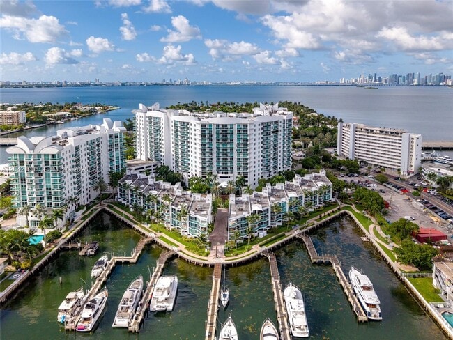 Building Photo - 7914 Harbor Island Dr Unit 106