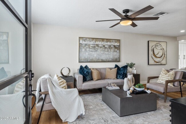 Photo - 113 E Fairmont Dr