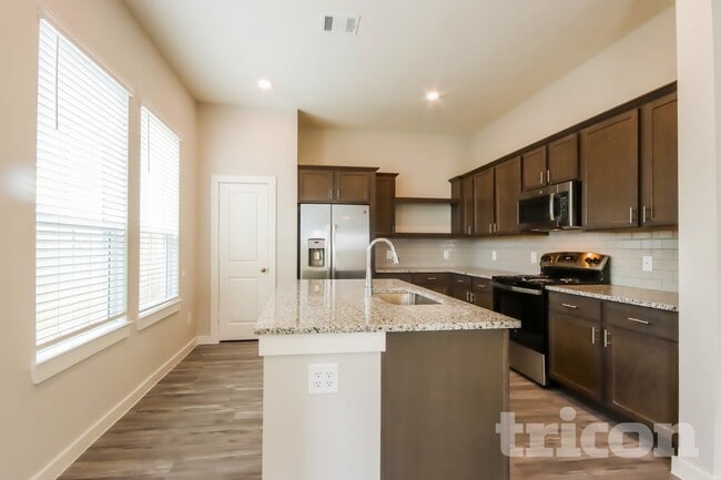 Photo - 9835 Willow Creek Commerce Dr