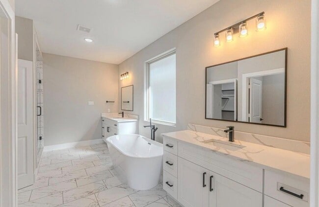 Building Photo - 15038 Wunderlust