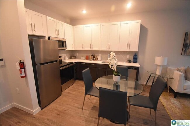 Photo - 75 S Main St Unit 305