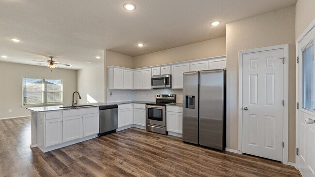 Elegant 4-Bedroom Home in Lakewood Crossing