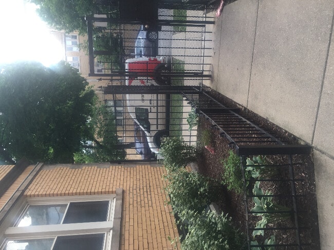 Building Photo - 2355 N Kenneth Ave