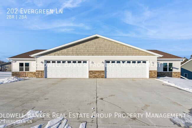 Photo - 202 Evergreen Ln