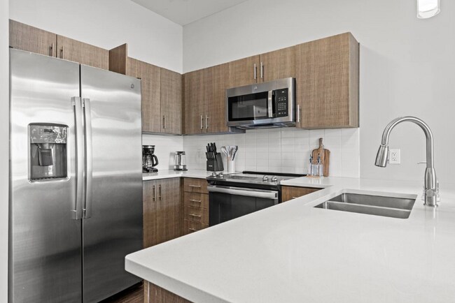 Photo - Midtown Plaza Apartments