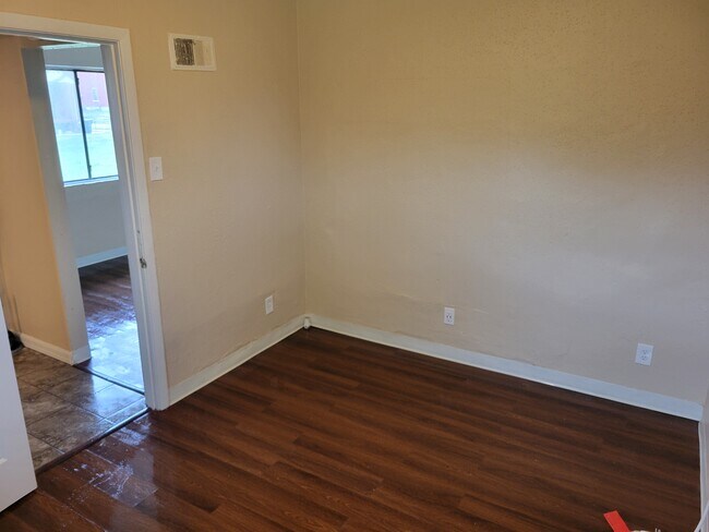 Photo - 3909 Vest Ave Townhome