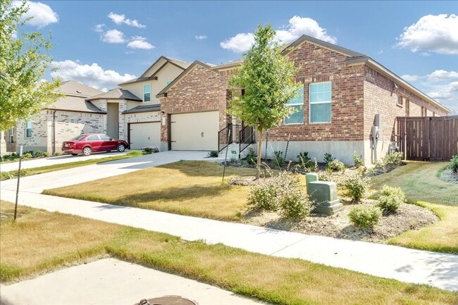 Photo - 816 Mallow Rd