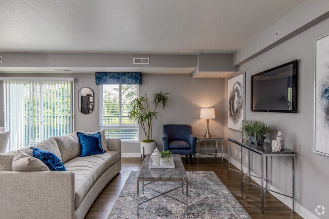 3BR, 2BA - 1211SF