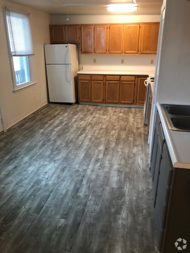 Building Photo - 1818 Larkins Wy Unit Apt. #2