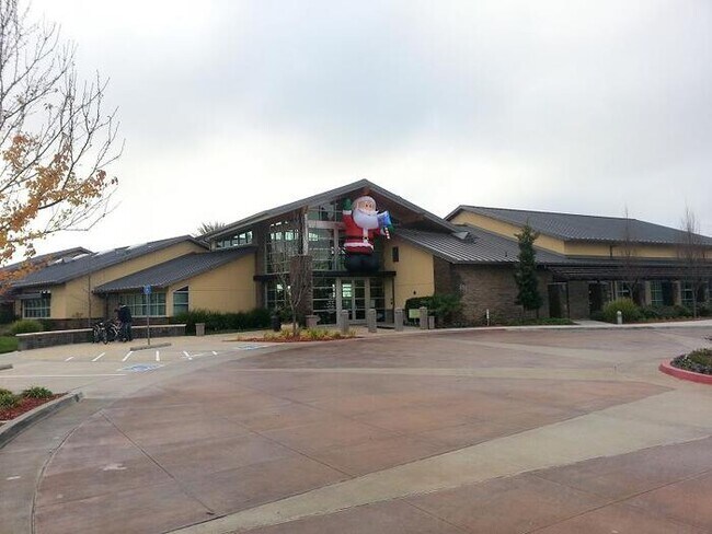 Photo - Beautiful 3 bedroom 2.5 bathroom home for rent in Lincoln!