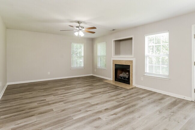 Photo - 1215 Ben Livingston Rd