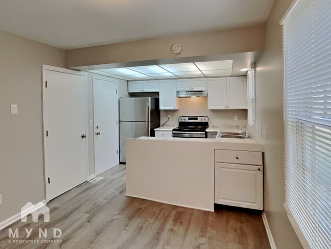 Photo - 6372 Birchview Dr S