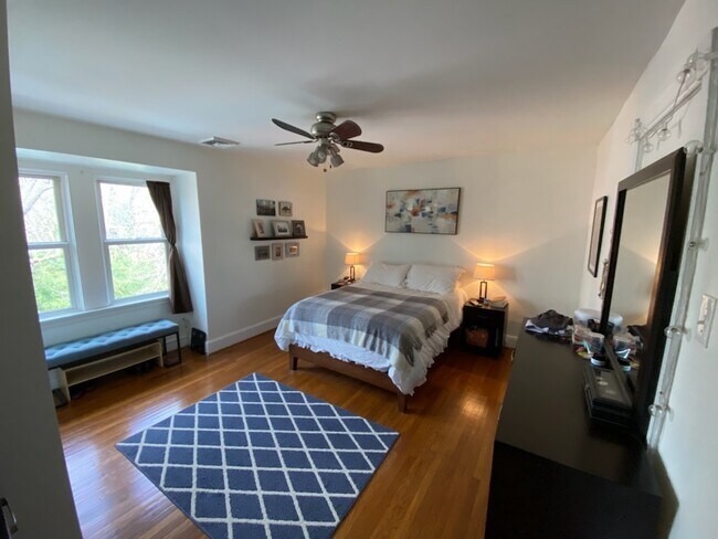 Photo - 921 S 48th St Unit 3