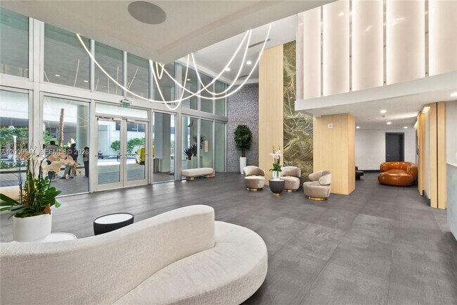 Photo - 90 SW 3rd St Unidad 2908