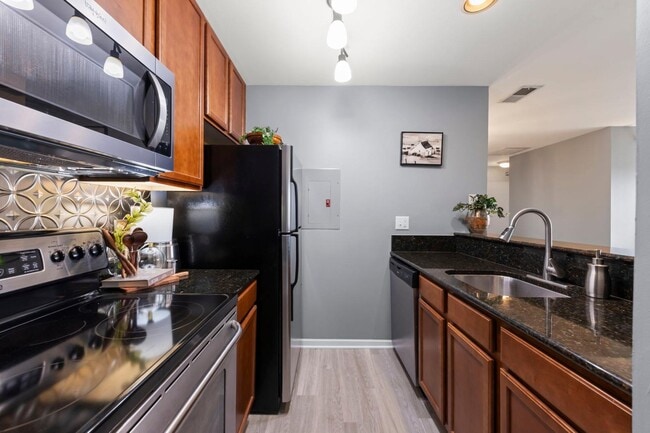 Photo - 208 Glengarry Dr Unit 302