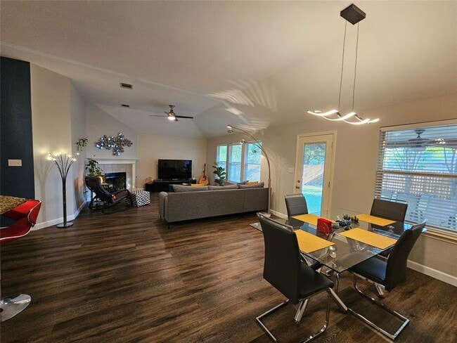 Photo - 2203 Boneset Trail