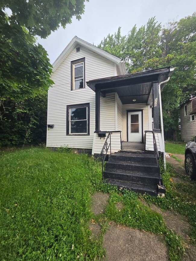 Building Photo - 550 E 5th St Unit 550 E 5th St #1