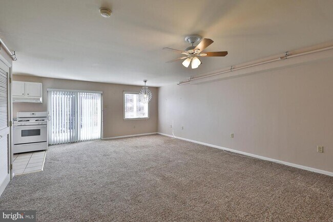 Photo - 126 League St