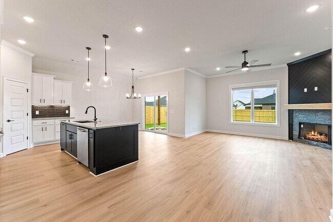 Photo - 1815 Bugg St