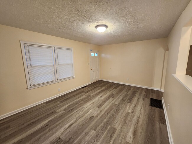 Photo - Adorable 2 bedroom with updates and washer/dryer hook-ups