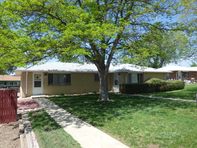 Building Photo - 2 Bed/1 Bath Duplex in Longmont Rental