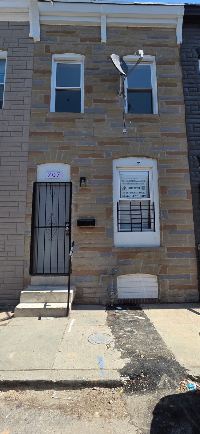 Photo - 707 N Port St