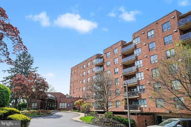 Photo - 100 Breyer Dr Unit 5-M