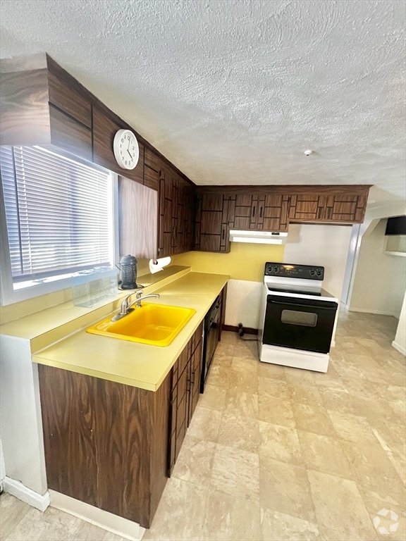 Building Photo - 82 Trueman Dr Unit #1 Rental