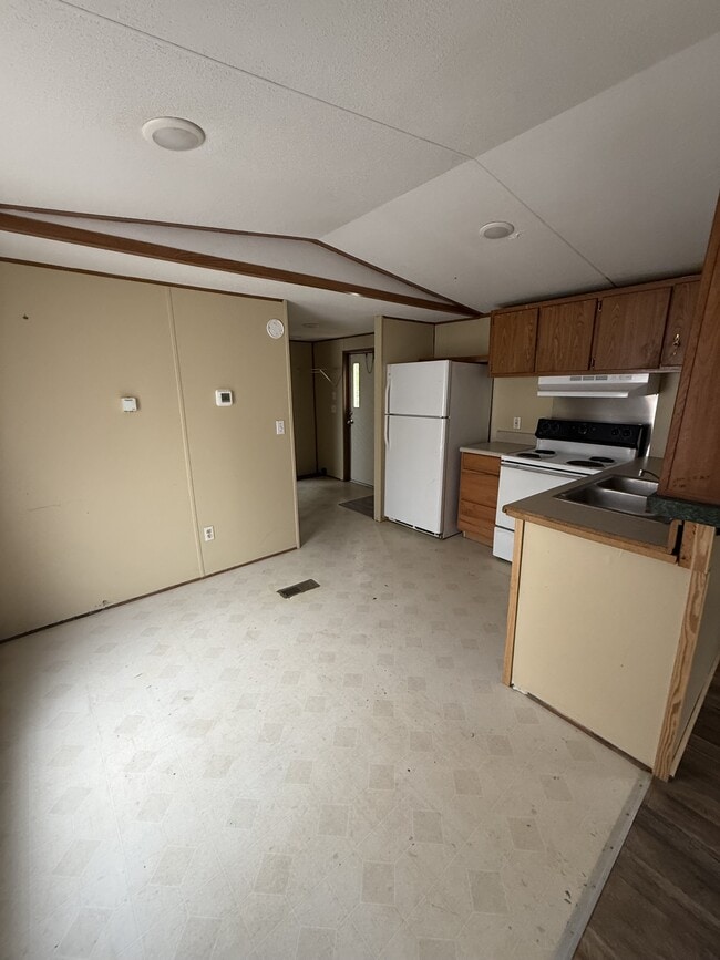 Photo - 605 Henrietta St