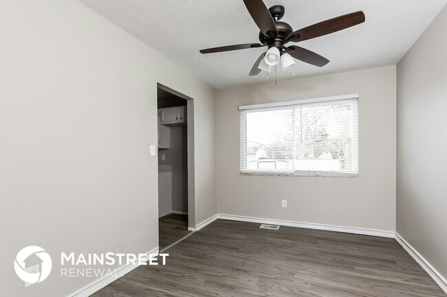 Photo - 2535 Stonington Ave