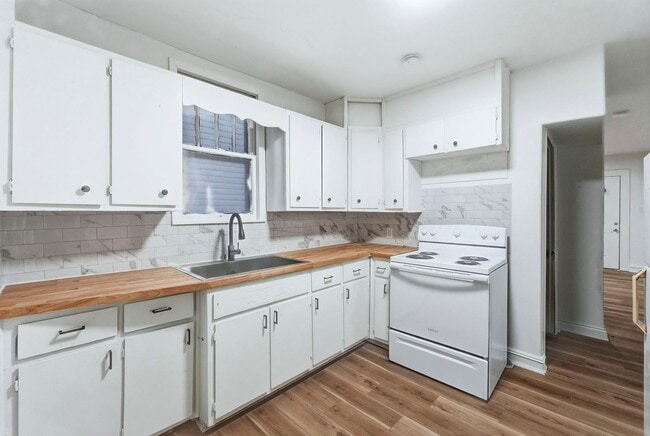 Photo - Freshly Updated 3-Bed Home with Back Parking