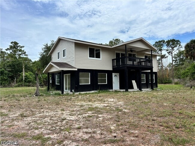 Building Photo - 2150 Panama Ave