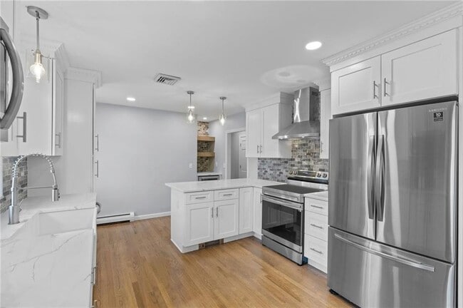 Photo - 141 Congdon Dr