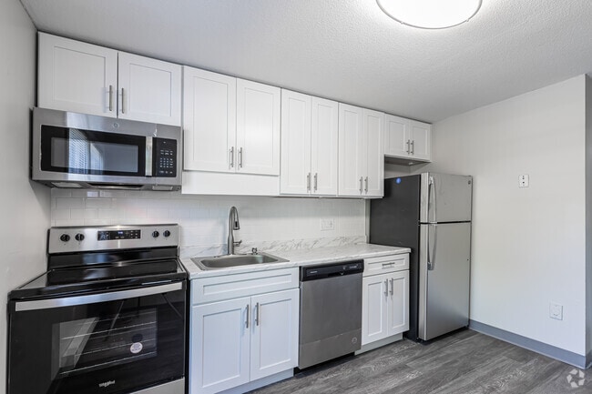2BR, 1.5BA Townhouse