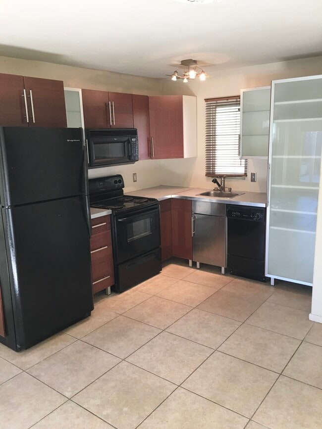 Photo - 501 S Calle Abronia Unit C