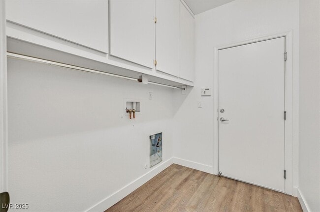 Building Photo - 913 Hickory Park St Rental