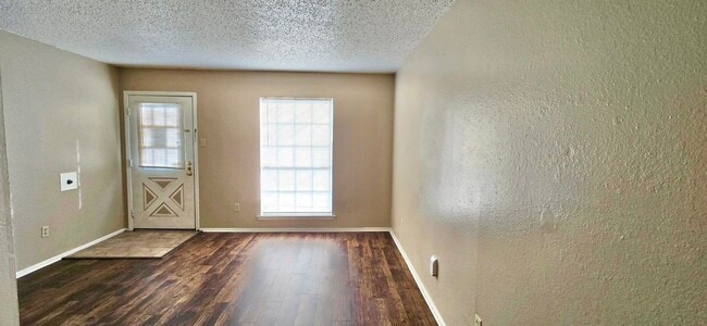 Photo - Tammy Lynn Dr Duplex Unit B