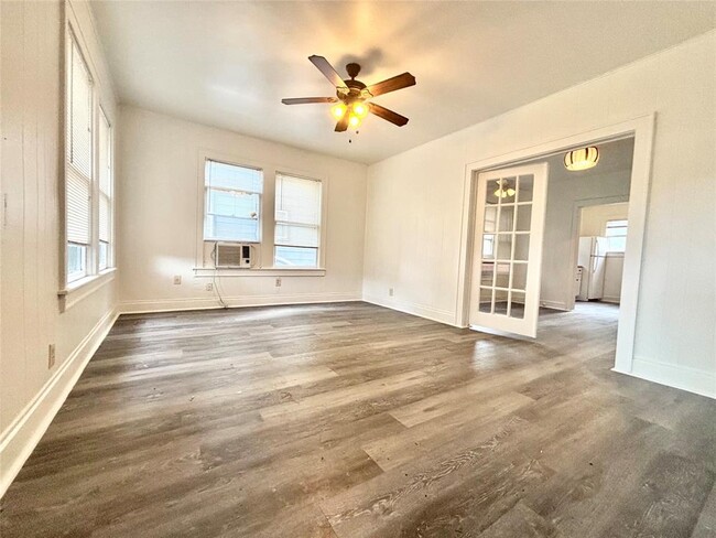 Photo - 1203 Leona St