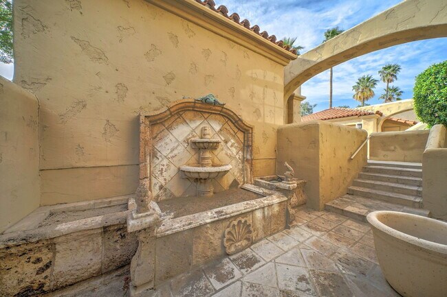 Photo - 6141 N 28th Pl