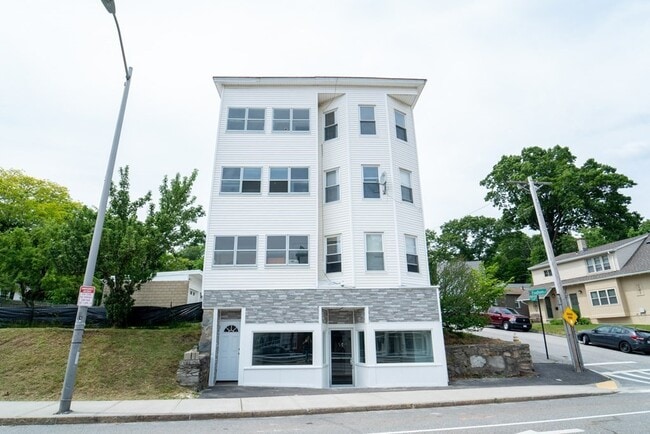 Building Photo - 341 Hamilton St Unit 2