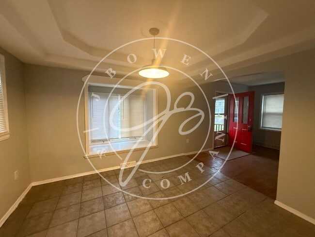 Photo - 3-Bedroom 1 1/2 Bathroom home in West Toledo with Hardwood Floors!