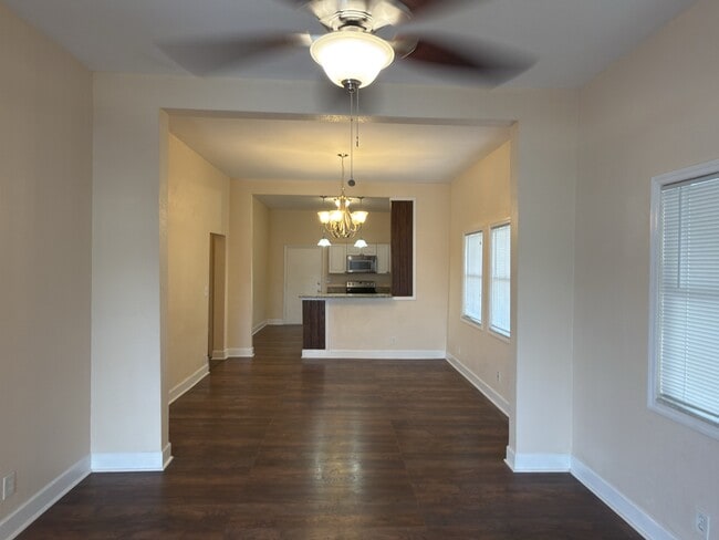 Photo - 2528 W St John St